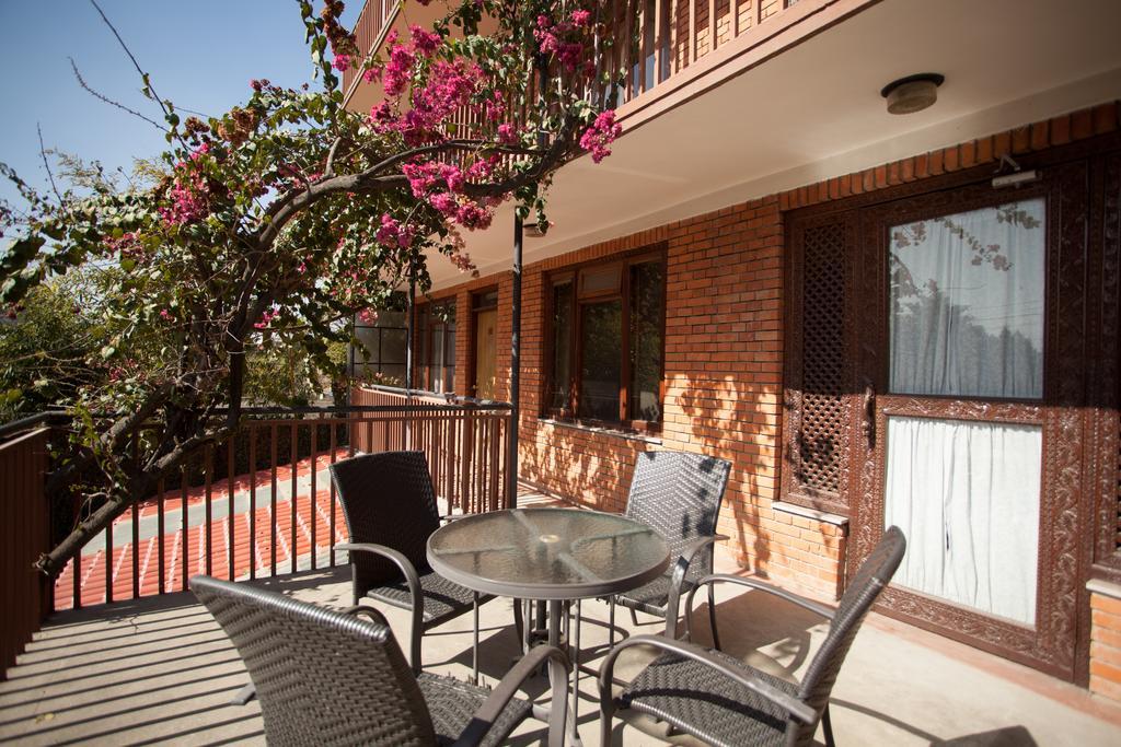 Maya Guest House Thimi Exterior photo